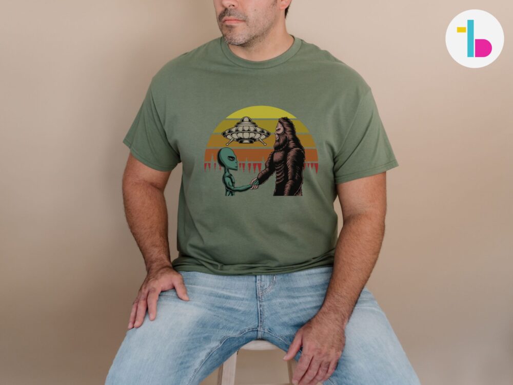 Bigfoot meeting alien shirt, Alien vs bigfoot, Funny bigfoot tee